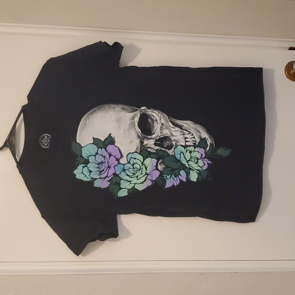 Floral Skull Women's size small short sleeved shirt 100% cotton Worn once